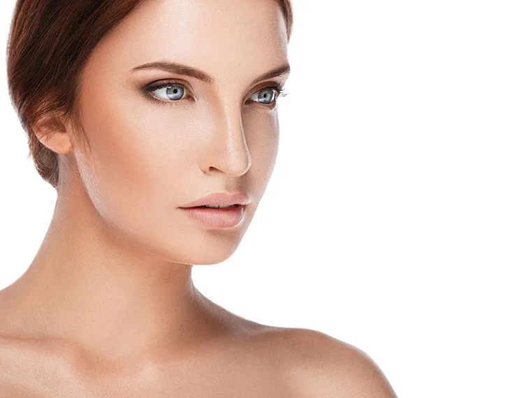 Piel luminosa, nutrida y jugosa con nuestros tratamientos de medicina estética facial